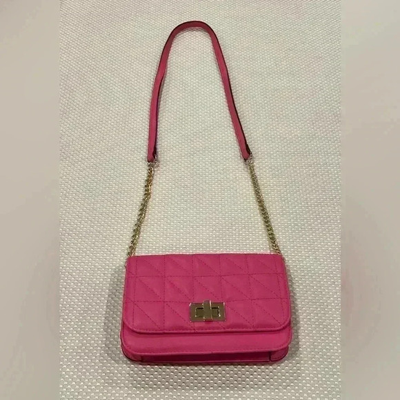 Aldo Hot Pink/Fuchsia quilted removable Gold Chain Turn Lock crossbody - Picture 2 of 11